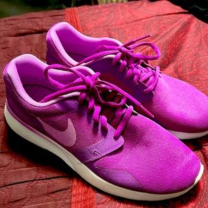 Women’s Nike tennis